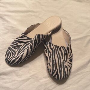 Zebra Pattern Women's Slip-On Slippers